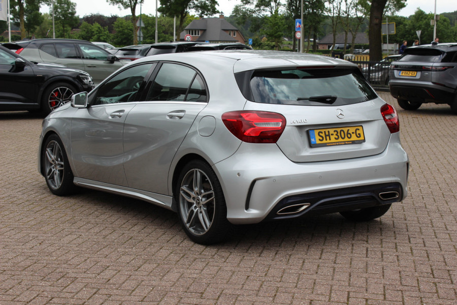 Mercedes-Benz A-Klasse 180 Sport Edition AMG / Camera / Navigatie / Leder&Alcantara / 18'' / Stoelverwarming / Cruise Control