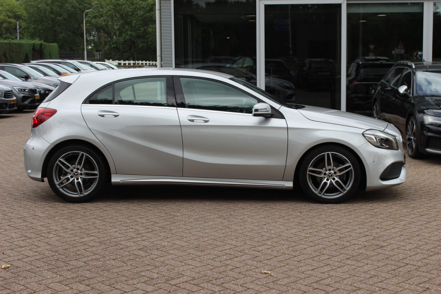 Mercedes-Benz A-Klasse 180 Sport Edition AMG / Camera / Navigatie / Leder&Alcantara / 18'' / Stoelverwarming / Cruise Control