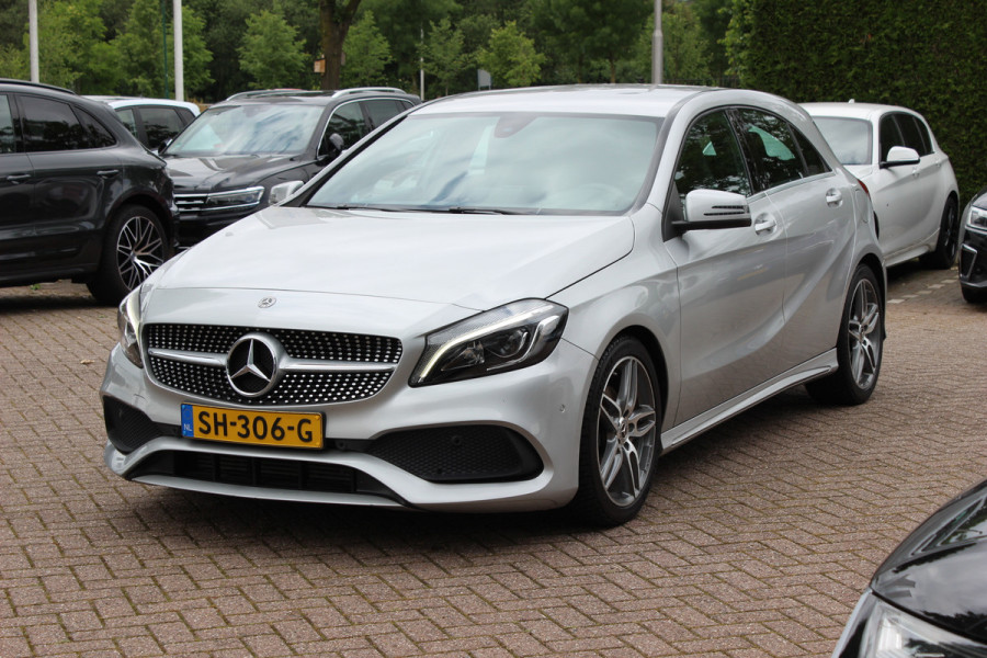 Mercedes-Benz A-Klasse 180 Sport Edition AMG / Camera / Navigatie / Leder&Alcantara / 18'' / Stoelverwarming / Cruise Control