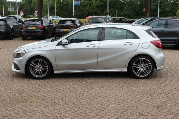 Mercedes-Benz A-Klasse 180 Sport Edition AMG / Camera / Navigatie / Leder&Alcantara / 18'' / Stoelverwarming / Cruise Control