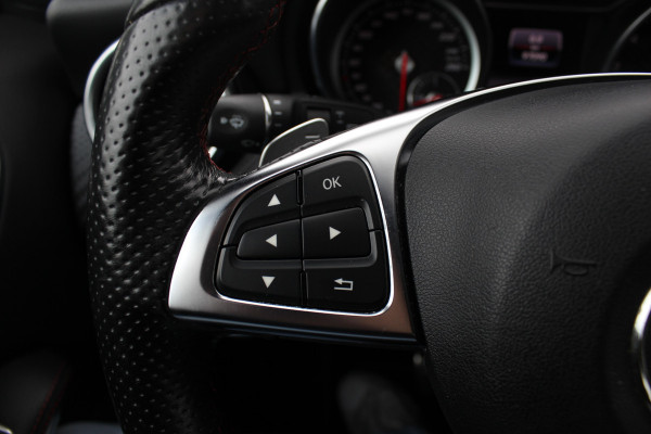 Mercedes-Benz A-Klasse 180 Sport Edition AMG / Camera / Navigatie / Leder&Alcantara / 18'' / Stoelverwarming / Cruise Control