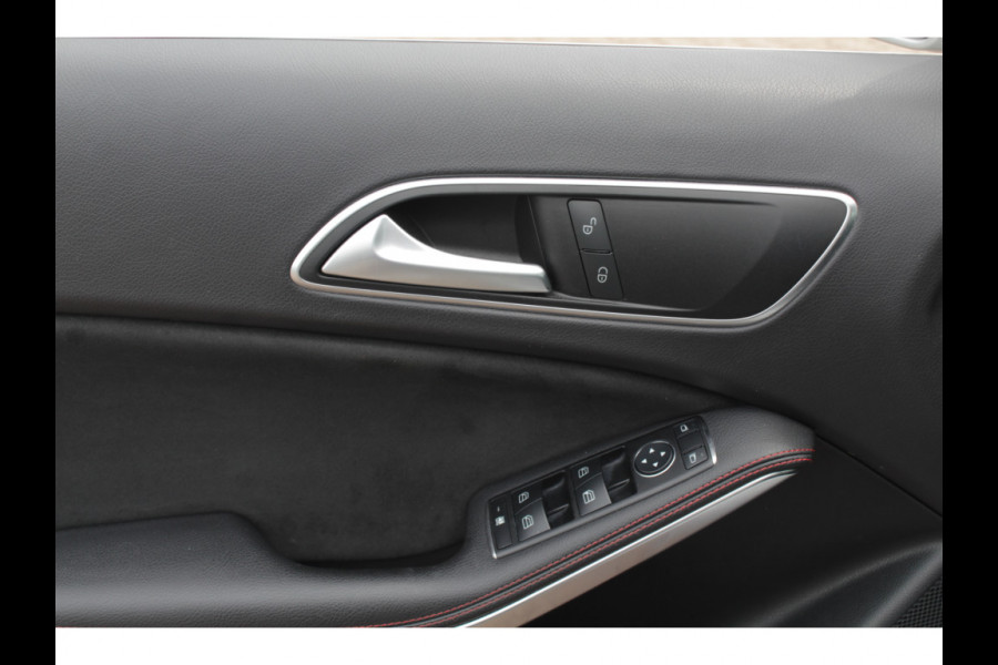 Mercedes-Benz A-Klasse 180 Sport Edition AMG / Camera / Navigatie / Leder&Alcantara / 18'' / Stoelverwarming / Cruise Control