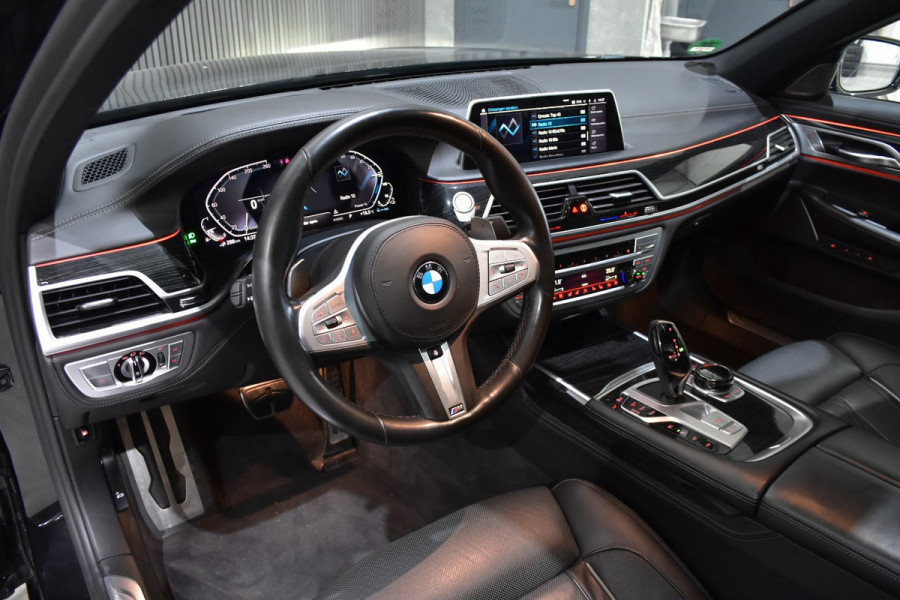 BMW 7 Serie 745Le High Exe M-Sport / Pano / 4WD Besturing / Softclose / 360 Camera
