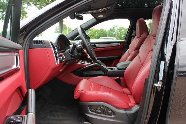 Porsche Cayenne Coupé 3.0 E-Hybrid Platinum Edition / TechArt / Panoramadak / 360Camera / Keyless / Sportdesign+Chrono / 21'' / Softclose / Adaptieve Stoelen / Stoelverwarming 4x / Dodehoek / DAB / Cruise Control