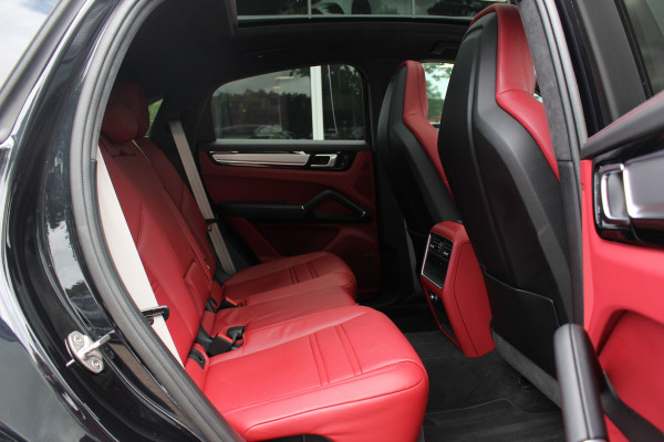 Porsche Cayenne Coupé 3.0 E-Hybrid Platinum Edition / TechArt / Panoramadak / 360Camera / Keyless / Sportdesign+Chrono / 21'' / Softclose / Adaptieve Stoelen / Stoelverwarming 4x / Dodehoek / DAB / Cruise Control