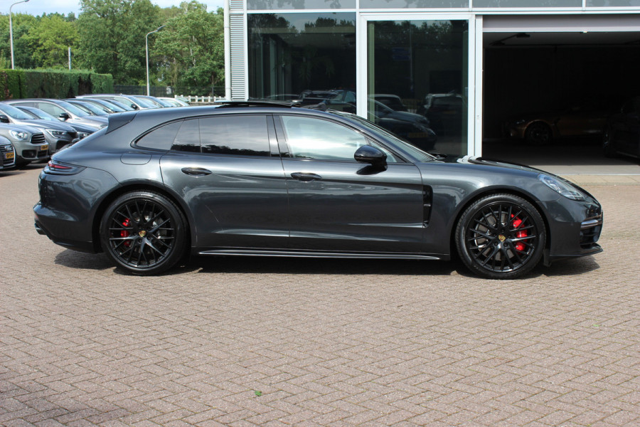 Porsche Panamera Sport Turismo 4.0 GTS / Panoramadak / Camera / Luchtvering / Softclose / Bose / Keyless / 21'' / Sportchrono+Design / Stoel+Stuurverwamring / Dodehoek / DAB / ACC