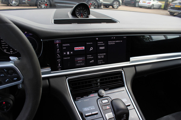 Porsche Panamera Sport Turismo 4.0 GTS / Panoramadak / Camera / Luchtvering / Softclose / Bose / Keyless / 21'' / Sportchrono+Design / Stoel+Stuurverwamring / Dodehoek / DAB / ACC