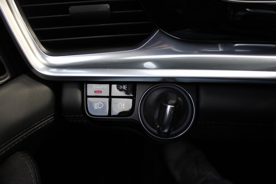 Porsche Panamera Sport Turismo 4.0 GTS / Panoramadak / Camera / Luchtvering / Softclose / Bose / Keyless / 21'' / Sportchrono+Design / Stoel+Stuurverwamring / Dodehoek / DAB / ACC