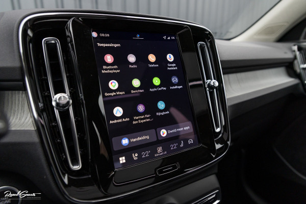 Volvo XC40 2.0 B4 Plus Dark | Zwenkbare trekhaak | Panorama dak | Leder | Adaptieve cruise | Memory | Harman Kardon |