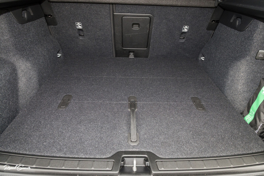 Volvo XC40 2.0 B4 Plus Dark | Zwenkbare trekhaak | Panorama dak | Leder | Adaptieve cruise | Memory | Harman Kardon |