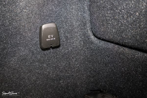 Volvo XC40 2.0 B4 Plus Dark | Zwenkbare trekhaak | Panorama dak | Leder | Adaptieve cruise | Memory | Harman Kardon |