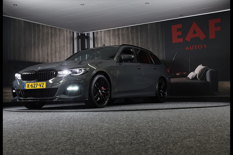 BMW 3 Serie Touring 320e M Line / Carbon / Bruin Leder / Navi / Camera / Cruise Control / F1 / Open Panorama / Led / Pdc / 19 Inch