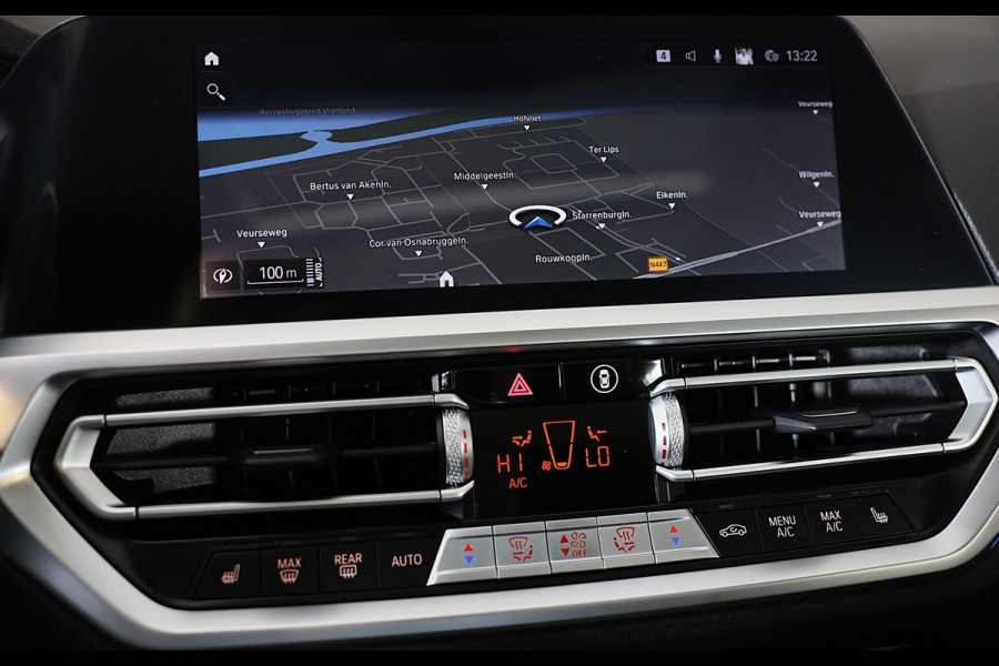 BMW 3 Serie Touring 320e M Line / Carbon / Bruin Leder / Navi / Camera / Cruise Control / F1 / Open Panorama / Led / Pdc / 19 Inch