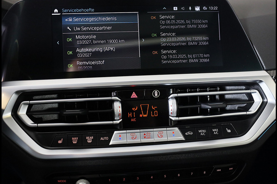 BMW 3 Serie Touring 320e M Line / Carbon / Bruin Leder / Navi / Camera / Cruise Control / F1 / Open Panorama / Led / Pdc / 19 Inch