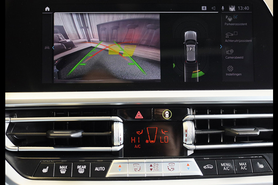 BMW 3 Serie Touring 320e M Line / Carbon / Bruin Leder / Navi / Camera / Cruise Control / F1 / Open Panorama / Led / Pdc / 19 Inch