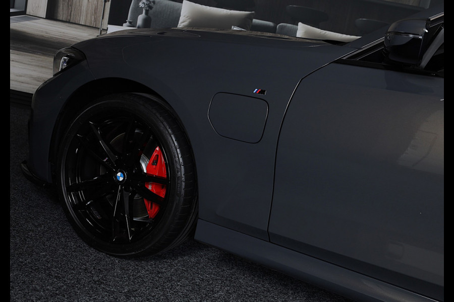 BMW 3 Serie Touring 320e M Line / Carbon / Bruin Leder / Navi / Camera / Cruise Control / F1 / Open Panorama / Led / Pdc / 19 Inch