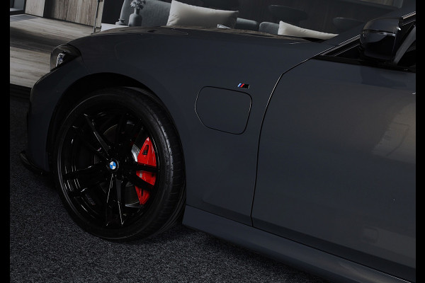 BMW 3 Serie Touring 320e M Line / Carbon / Bruin Leder / Navi / Camera / Cruise Control / F1 / Open Panorama / Led / Pdc / 19 Inch