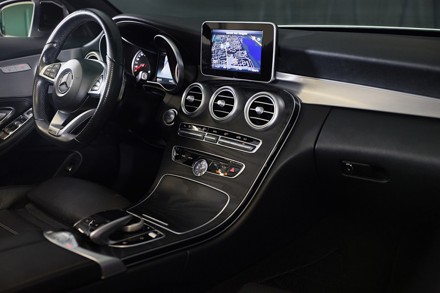 Mercedes-Benz C-Klasse Cabrio 180 AMG Line / AUT / AIRSCARF / 360 Camera / Leder / Navi / Ecc / Led / Pdc / Allu Velgen