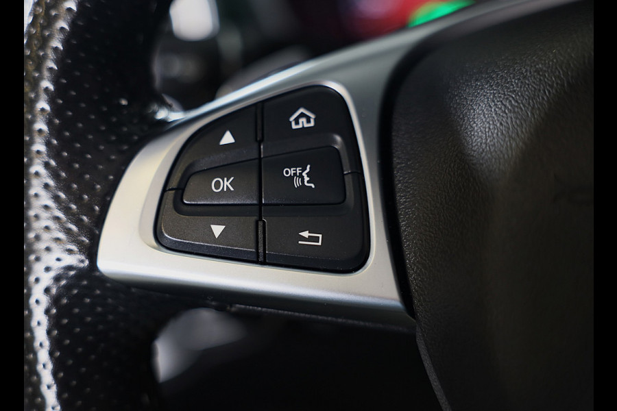 Mercedes-Benz C-Klasse Cabrio 180 AMG Line / AUT / AIRSCARF / 360 Camera / Leder / Navi / Ecc / Led / Pdc / Allu Velgen