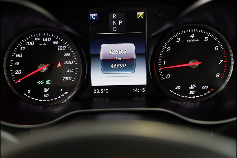 Mercedes-Benz C-Klasse Cabrio 180 AMG Line / AUT / AIRSCARF / 360 Camera / Leder / Navi / Ecc / Led / Pdc / Allu Velgen