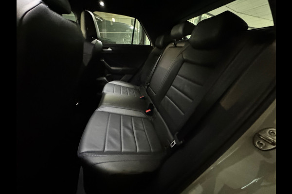 Volkswagen T-Roc 2.0 TSI 4Motion R Pano|Memory|Akrapovic|Keyless