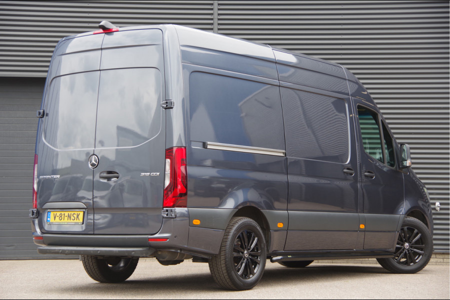 Mercedes-Benz Sprinter 319 3.0 CDI V6 L2H2 AUT. LED, LUCHTVERING, MBUX 10'', 360 CAMERA, STOELVERWARMING, CRUISE, CLIMA, PARKEERSENSOREN