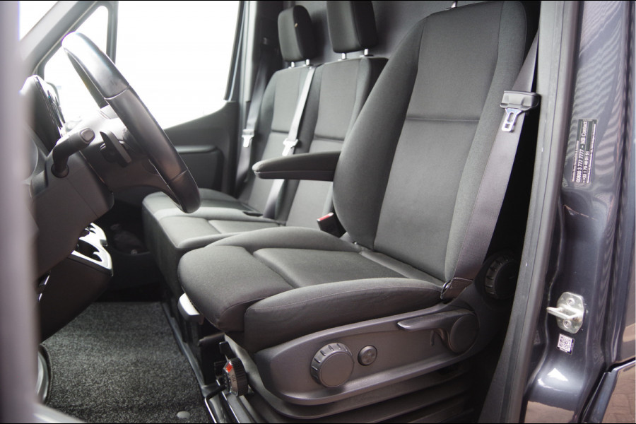 Mercedes-Benz Sprinter 319 3.0 CDI V6 L2H2 AUT. LED, LUCHTVERING, MBUX 10'', 360 CAMERA, STOELVERWARMING, CRUISE, CLIMA, PARKEERSENSOREN