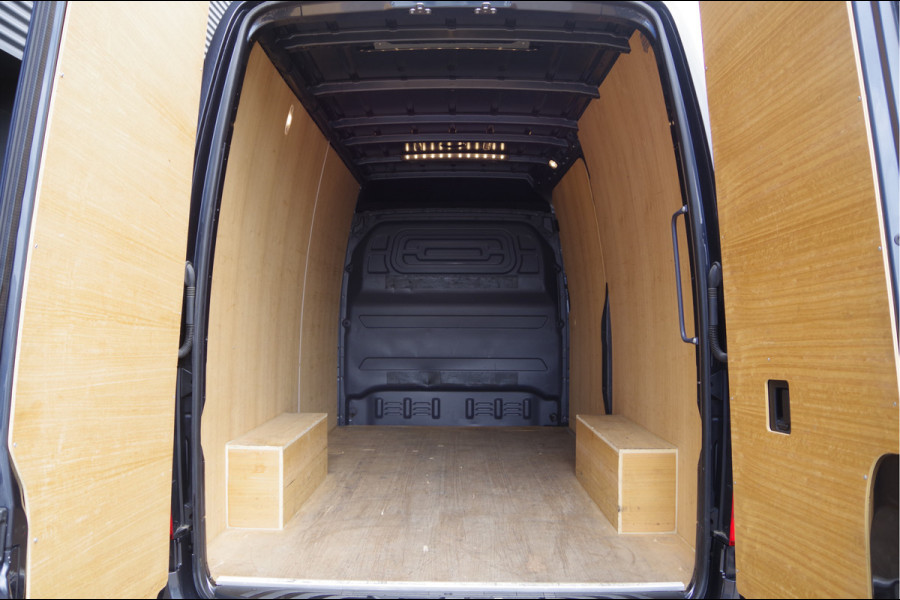Mercedes-Benz Sprinter 319 3.0 CDI V6 L2H2 AUT. LED, LUCHTVERING, MBUX 10'', 360 CAMERA, STOELVERWARMING, CRUISE, CLIMA, PARKEERSENSOREN