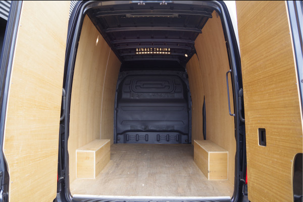 Mercedes-Benz Sprinter 319 3.0 CDI V6 L2H2 AUT. LED, LUCHTVERING, MBUX 10'', 360 CAMERA, STOELVERWARMING, CRUISE, CLIMA, PARKEERSENSOREN