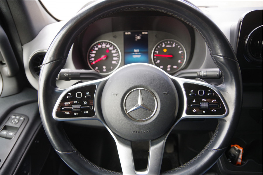 Mercedes-Benz Sprinter 319 3.0 CDI V6 L2H2 AUT. LED, LUCHTVERING, MBUX 10'', 360 CAMERA, STOELVERWARMING, CRUISE, CLIMA, PARKEERSENSOREN