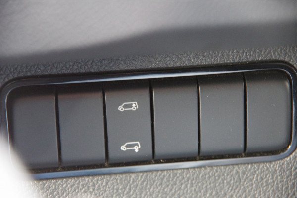 Mercedes-Benz Sprinter 319 3.0 CDI V6 L2H2 AUT. LED, LUCHTVERING, MBUX 10'', 360 CAMERA, STOELVERWARMING, CRUISE, CLIMA, PARKEERSENSOREN