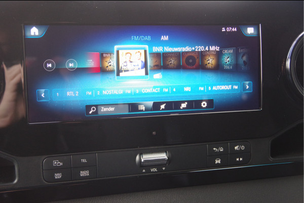 Mercedes-Benz Sprinter 319 3.0 CDI V6 L2H2 AUT. LED, LUCHTVERING, MBUX 10'', 360 CAMERA, STOELVERWARMING, CRUISE, CLIMA, PARKEERSENSOREN
