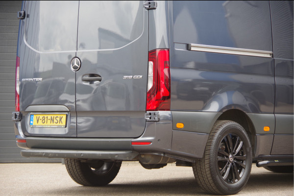 Mercedes-Benz Sprinter 319 3.0 CDI V6 L2H2 AUT. LED, LUCHTVERING, MBUX 10'', 360 CAMERA, STOELVERWARMING, CRUISE, CLIMA, PARKEERSENSOREN
