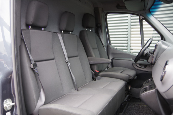 Mercedes-Benz Sprinter 319 3.0 CDI V6 L2H2 AUT. LED, LUCHTVERING, MBUX 10'', 360 CAMERA, STOELVERWARMING, CRUISE, CLIMA, PARKEERSENSOREN