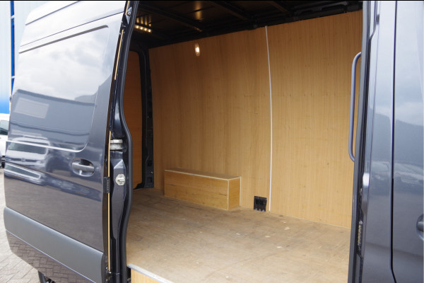 Mercedes-Benz Sprinter 319 3.0 CDI V6 L2H2 AUT. LED, LUCHTVERING, MBUX 10'', 360 CAMERA, STOELVERWARMING, CRUISE, CLIMA, PARKEERSENSOREN