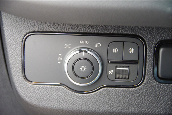 Mercedes-Benz Sprinter 319 3.0 CDI V6 L2H2 AUT. LED, LUCHTVERING, MBUX 10'', 360 CAMERA, STOELVERWARMING, CRUISE, CLIMA, PARKEERSENSOREN