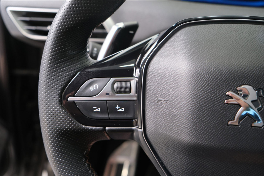 Peugeot 3008 1.6 HYbrid 225 GT Automaat - N.A.P. Airco, Cruise, Camera, Virtual Display, Stoelverwarming.