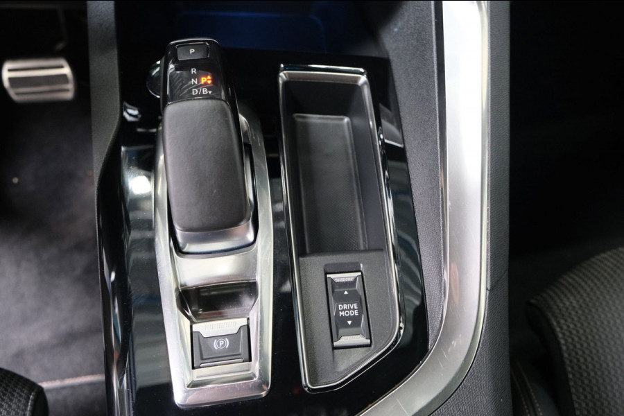 Peugeot 3008 1.6 HYbrid 225 GT Automaat - N.A.P. Airco, Cruise, Camera, Virtual Display, Stoelverwarming.