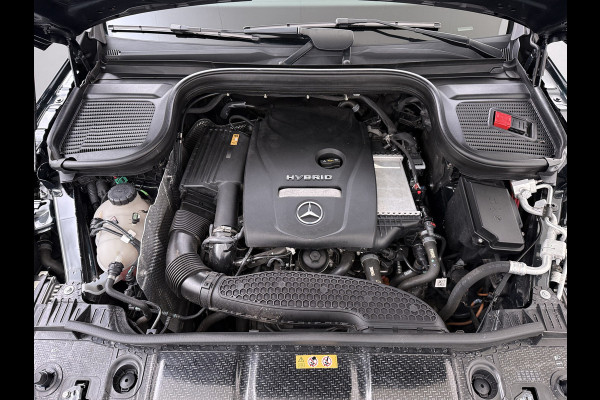 Mercedes-Benz GLE 350e AMG // Trekhaak // Panoramadak // Distronic // 360 Camera // Rij Assistentiepakket // Carplay // Keyless entry // MultiBeam