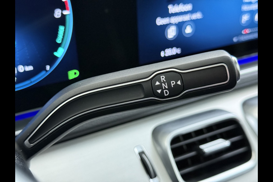 Mercedes-Benz GLE 350e AMG // Trekhaak // Panoramadak // Distronic // 360 Camera // Rij Assistentiepakket // Carplay // Keyless entry // MultiBeam