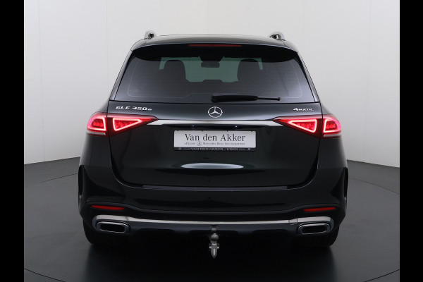 Mercedes-Benz GLE 350e AMG // Trekhaak // Panoramadak // Distronic // 360 Camera // Rij Assistentiepakket // Carplay // Keyless entry // MultiBeam