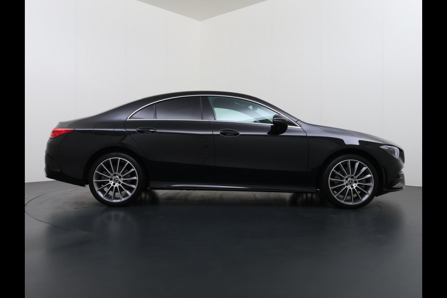 Mercedes-Benz CLA-Klasse 250 e AMG VAN: 34.900,- VOOR: 29.877,- UW WKVOORDEEL: 5.023,- | PHEV | SFEERVERLICHTING | WIDESCREEN | AFN. TREKHAAK | STOELVERWARMING | 19 INCH | RIJKLAAR MET 12 MND BOVAG GARANTIE