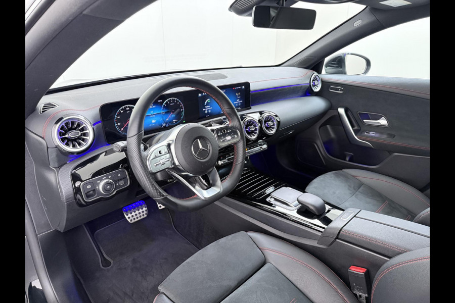 Mercedes-Benz CLA-Klasse 250 e AMG VAN: 34.900,- VOOR: 29.877,- UW WKVOORDEEL: 5.023,- | PHEV | SFEERVERLICHTING | WIDESCREEN | AFN. TREKHAAK | STOELVERWARMING | 19 INCH | RIJKLAAR MET 12 MND BOVAG GARANTIE