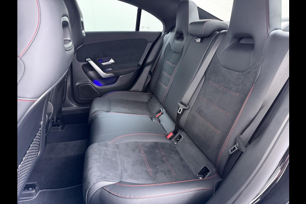 Mercedes-Benz CLA-Klasse 250 e AMG VAN: 34.900,- VOOR: 29.877,- UW WKVOORDEEL: 5.023,- | PHEV | SFEERVERLICHTING | WIDESCREEN | AFN. TREKHAAK | STOELVERWARMING | 19 INCH | RIJKLAAR MET 12 MND BOVAG GARANTIE