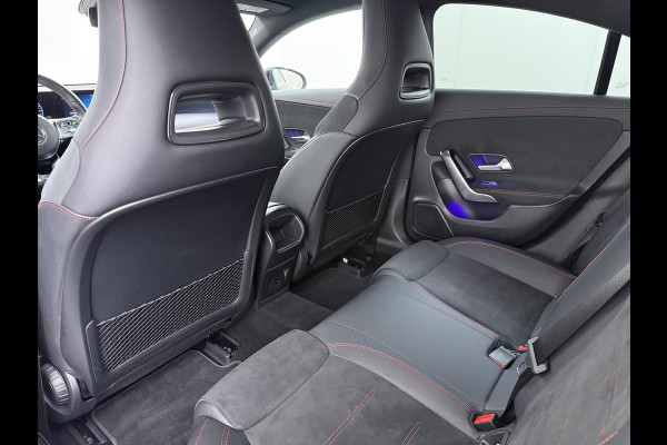 Mercedes-Benz CLA-Klasse 250 e AMG VAN: 34.900,- VOOR: 29.877,- UW WKVOORDEEL: 5.023,- | PHEV | SFEERVERLICHTING | WIDESCREEN | AFN. TREKHAAK | STOELVERWARMING | 19 INCH | RIJKLAAR MET 12 MND BOVAG GARANTIE