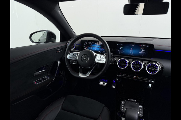 Mercedes-Benz CLA-Klasse 250 e AMG VAN: 34.900,- VOOR: 29.877,- UW WKVOORDEEL: 5.023,- | PHEV | SFEERVERLICHTING | WIDESCREEN | AFN. TREKHAAK | STOELVERWARMING | 19 INCH | RIJKLAAR MET 12 MND BOVAG GARANTIE