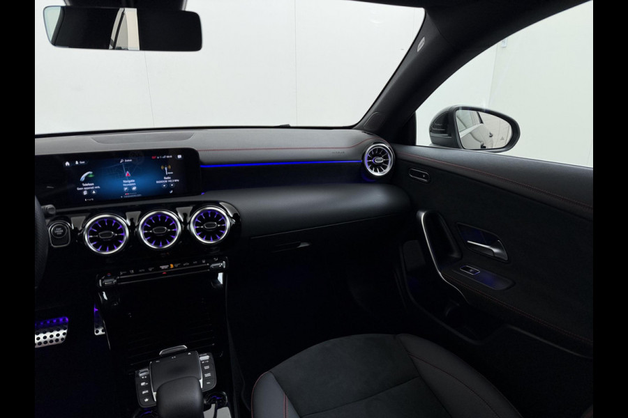 Mercedes-Benz CLA-Klasse 250 e AMG VAN: 34.900,- VOOR: 29.877,- UW WKVOORDEEL: 5.023,- | PHEV | SFEERVERLICHTING | WIDESCREEN | AFN. TREKHAAK | STOELVERWARMING | 19 INCH | RIJKLAAR MET 12 MND BOVAG GARANTIE