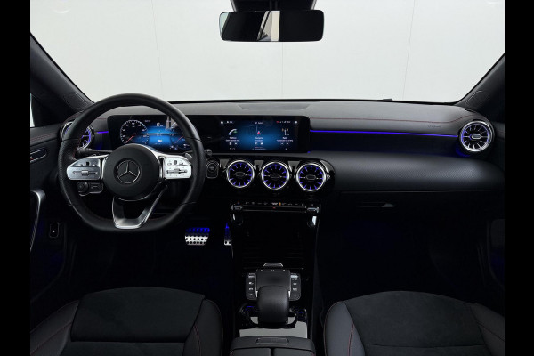 Mercedes-Benz CLA-Klasse 250 e AMG VAN: 34.900,- VOOR: 29.877,- UW WKVOORDEEL: 5.023,- | PHEV | SFEERVERLICHTING | WIDESCREEN | AFN. TREKHAAK | STOELVERWARMING | 19 INCH | RIJKLAAR MET 12 MND BOVAG GARANTIE