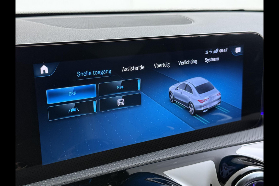 Mercedes-Benz CLA-Klasse 250 e AMG VAN: 34.900,- VOOR: 29.877,- UW WKVOORDEEL: 5.023,- | PHEV | SFEERVERLICHTING | WIDESCREEN | AFN. TREKHAAK | STOELVERWARMING | 19 INCH | RIJKLAAR MET 12 MND BOVAG GARANTIE