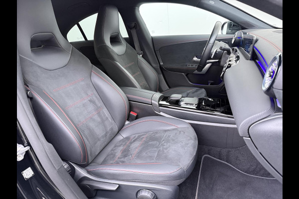 Mercedes-Benz CLA-Klasse 250 e AMG VAN: 34.900,- VOOR: 29.877,- UW WKVOORDEEL: 5.023,- | PHEV | SFEERVERLICHTING | WIDESCREEN | AFN. TREKHAAK | STOELVERWARMING | 19 INCH | RIJKLAAR MET 12 MND BOVAG GARANTIE
